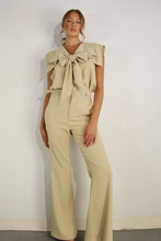 Cargar imagen en el visor de la galería, SET CREMA TOP Y PANTALON
