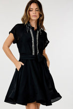 Cargar imagen en el visor de la galería, VESTIDO NEGRO CON PLATEADO
