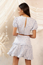 Cargar imagen en el visor de la galería, VESTIDO BLANCO CON CELESTE
