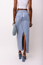 Cargar imagen en el visor de la galería, FALDA DENIM METÁLICA
