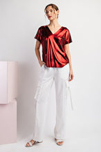 Cargar imagen en el visor de la galería, BLUSA ROJA METALICA
