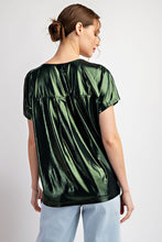 Cargar imagen en el visor de la galería, BLUSA VERDE METALICA
