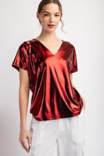 Cargar imagen en el visor de la galería, BLUSA ROJA METALICA
