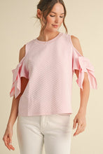 Cargar imagen en el visor de la galería, TOP ROSADO CON LAZO
