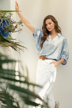 Cargar imagen en el visor de la galería, BLUSA METÁLICA CELESTE
