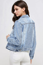 Cargar imagen en el visor de la galería, JACKET LIGHT DENIM CORTO
