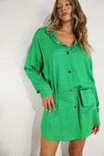 Cargar imagen en el visor de la galería, VESTIDO VERDE KELLY
