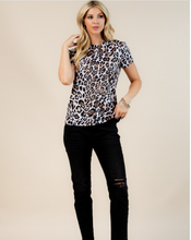 Cargar imagen en el visor de la galería, TOP ANIMAL PRINT
