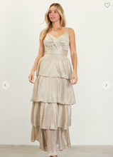 Cargar imagen en el visor de la galería, VESTIDO DORADO LARGO
