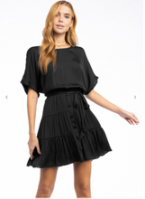 Cargar imagen en el visor de la galería, VESTIDO NEGRO CON BOTONES
