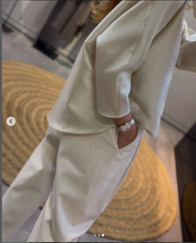 Cargar imagen en el visor de la galería, BLUSA CHIDA
