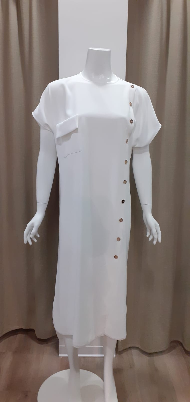 VESTIDO BLANCO BOTONES DORADO