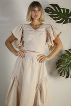 Cargar imagen en el visor de la galería, CONJUNTO TOP Y FALDA BEIGE
